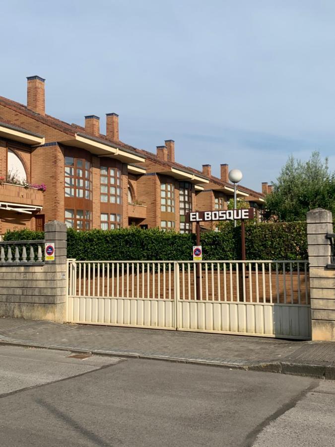 Chalet En Laredo Cerca De La Playa. Villa Екстериор снимка