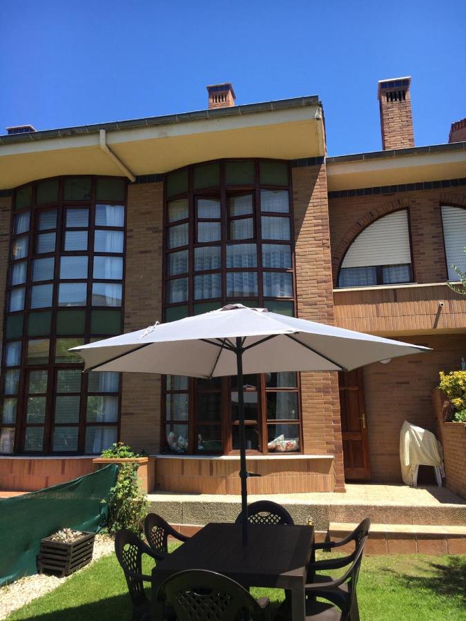 Chalet En Laredo Cerca De La Playa. Villa Екстериор снимка